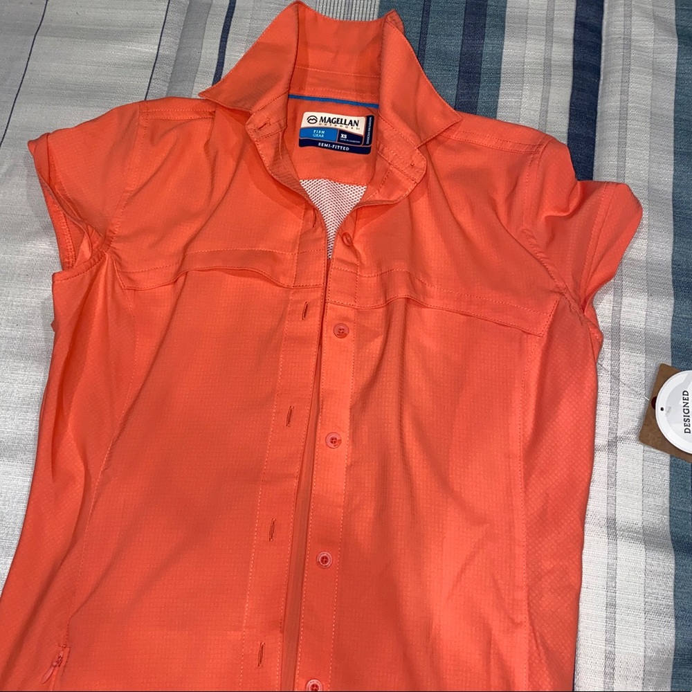 Women’s xsmall button up fishing shirt